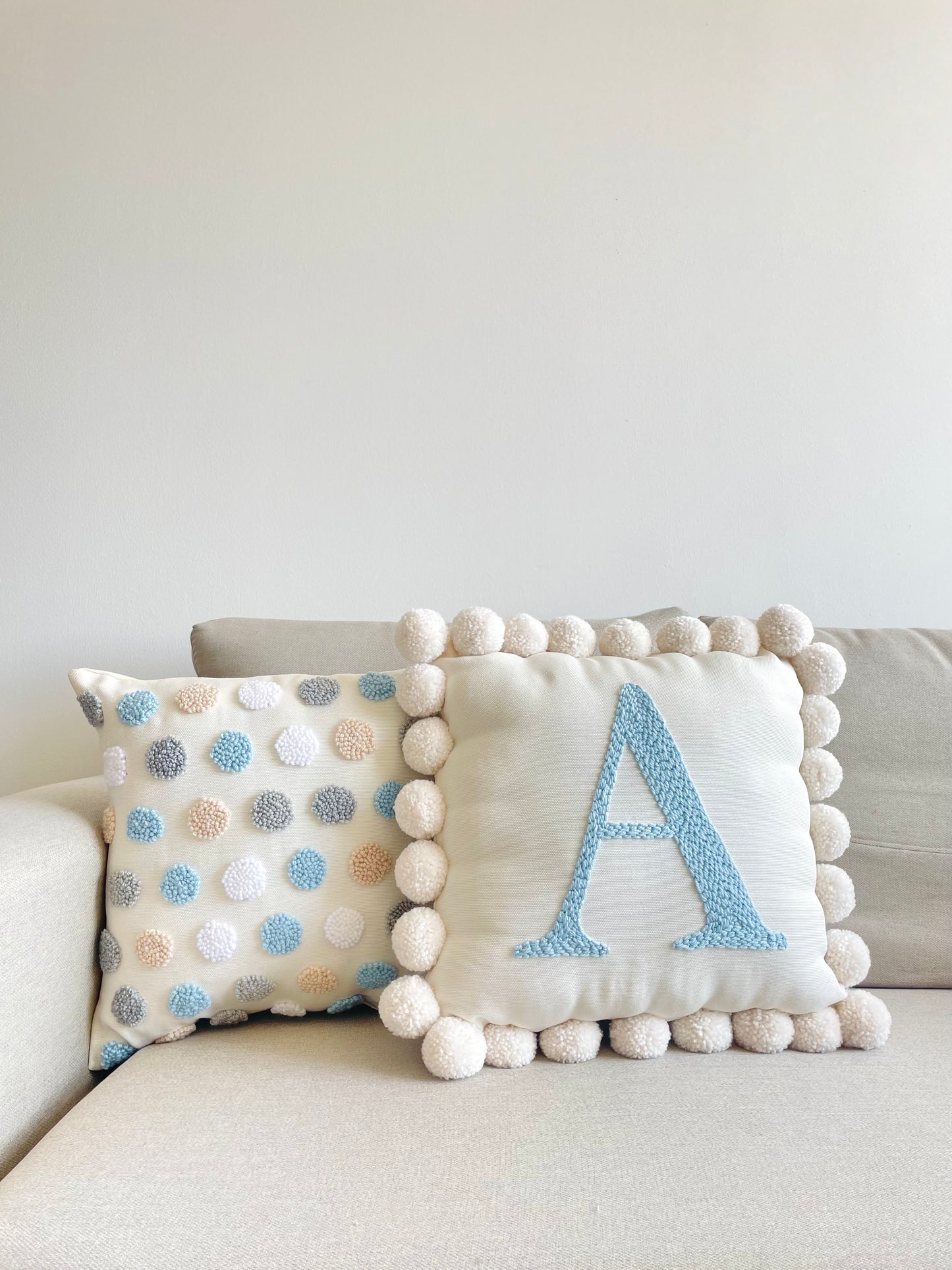 Set Bolitas (Cojín letra XL + Cojín Bolitas)