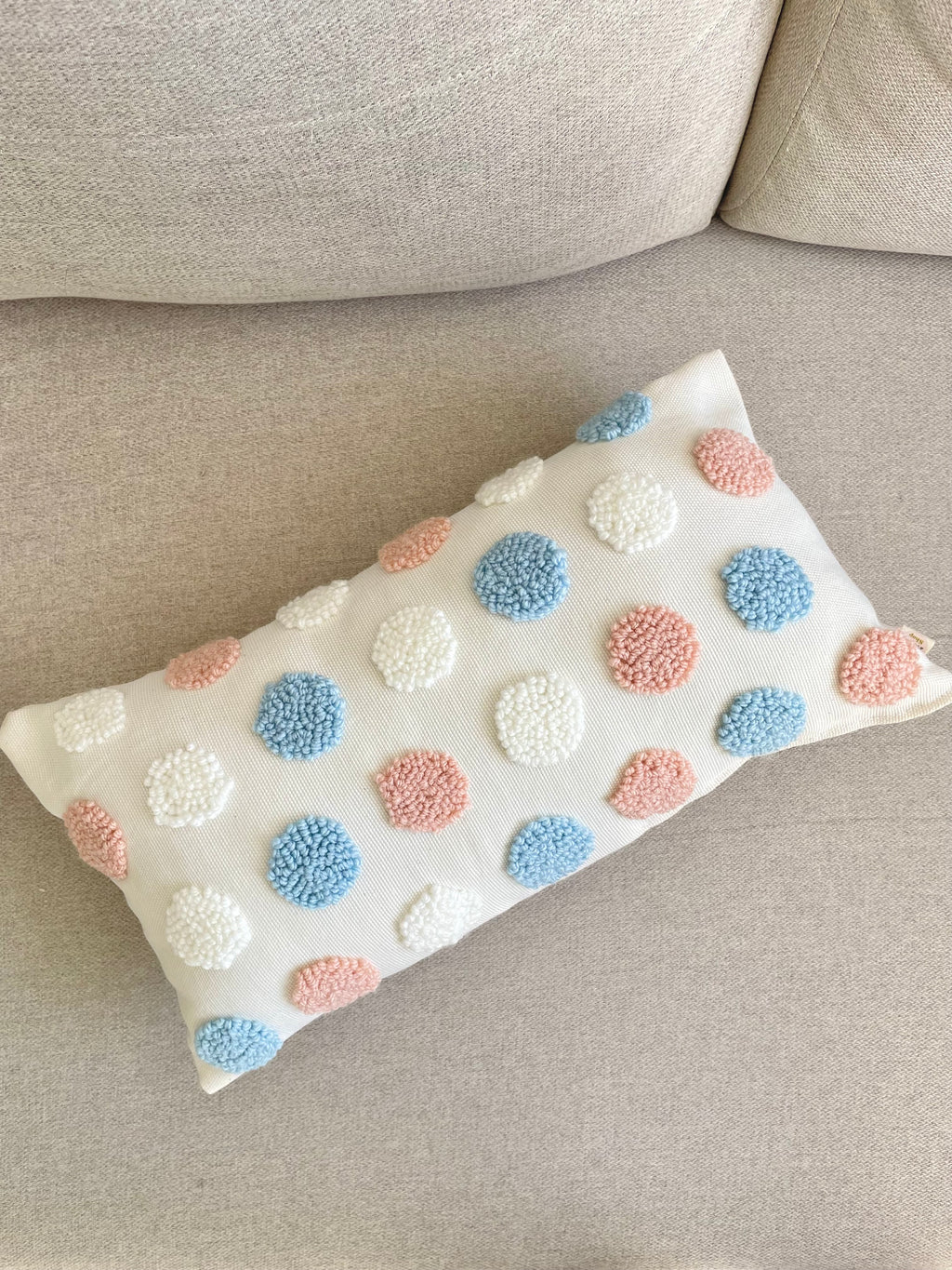 Cojín Bolitas Mini
