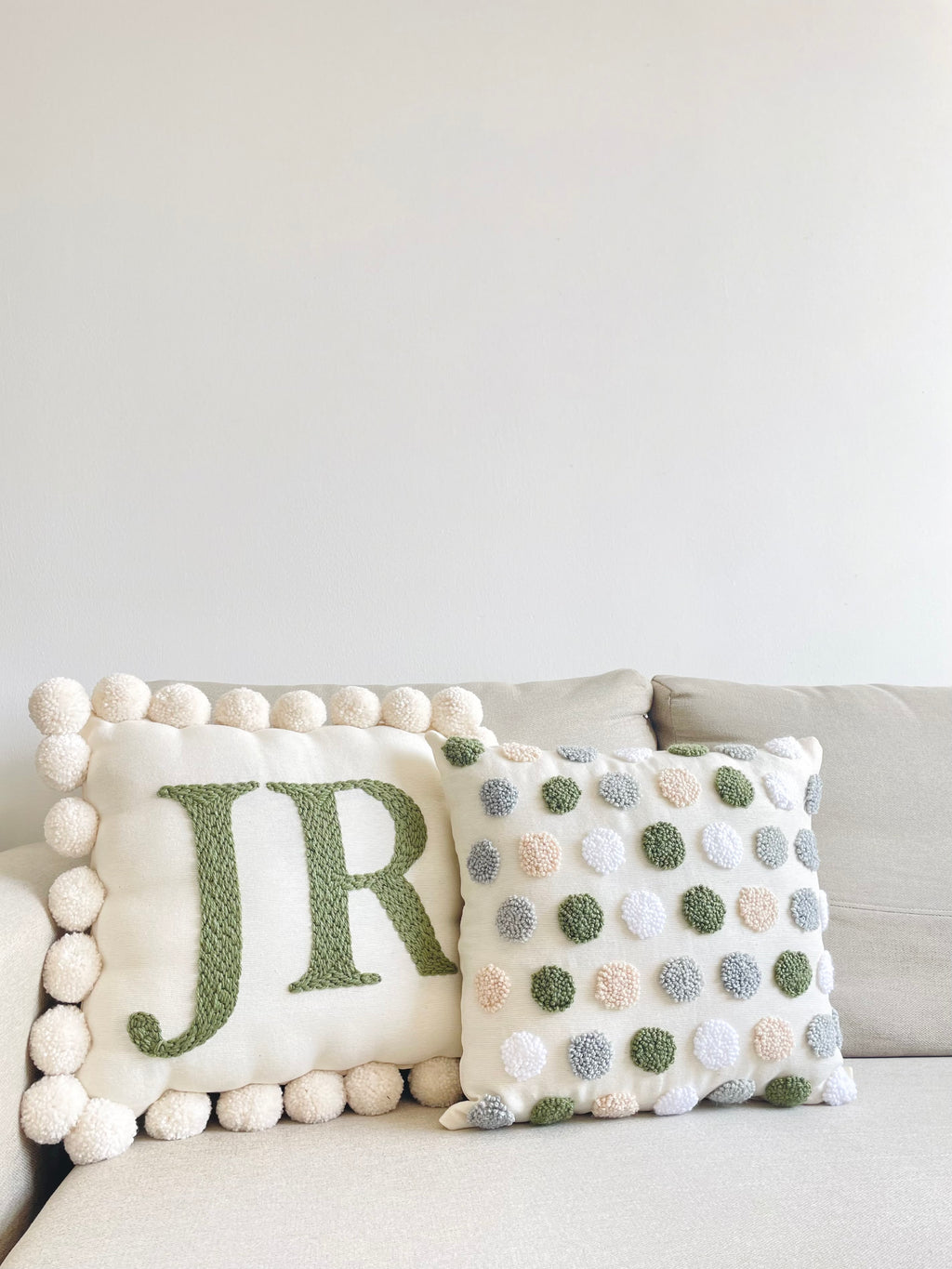 Set Bolitas (Cojín letra XL + Cojín Bolitas)