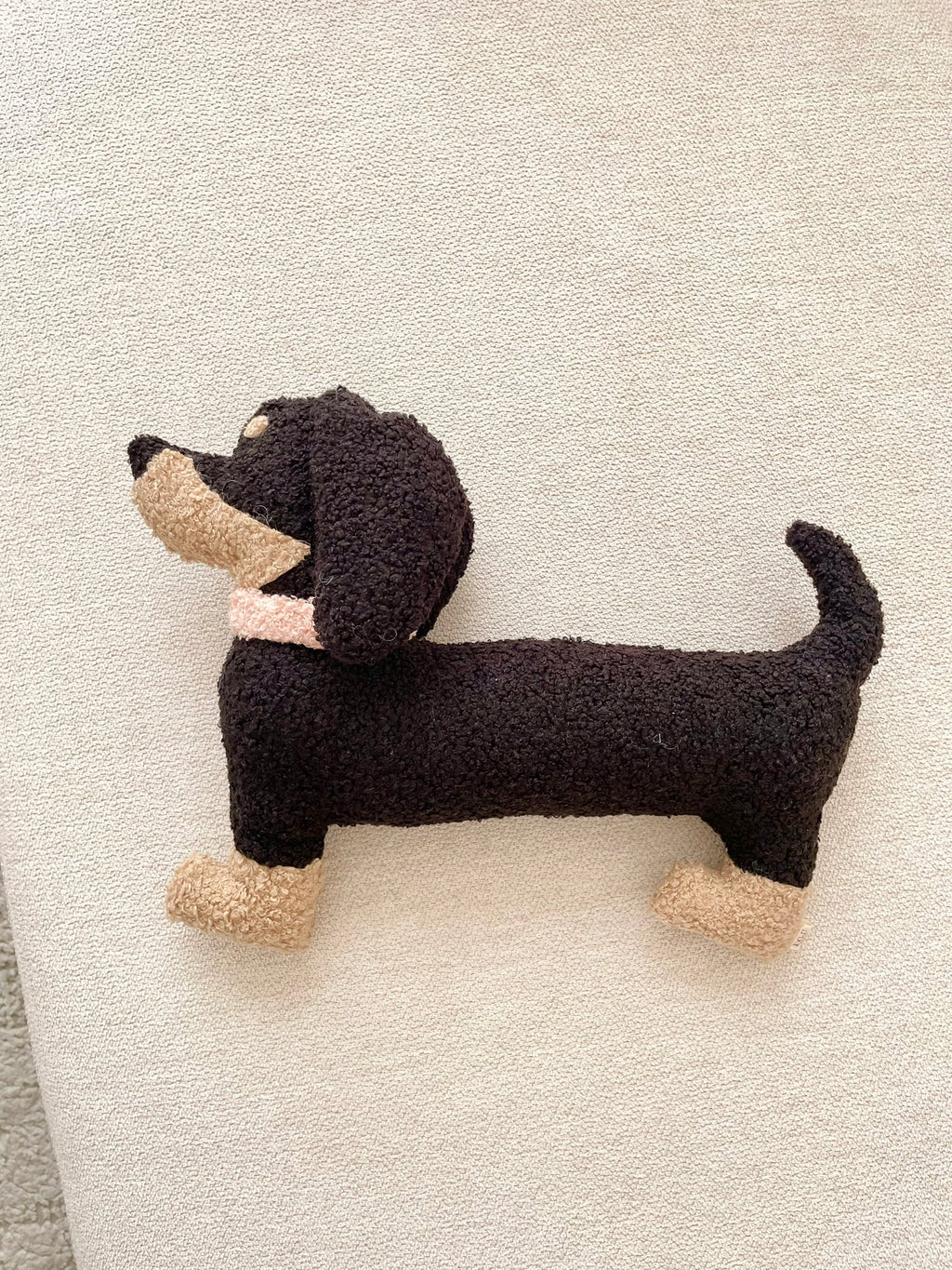 Cojín Perrito Negro